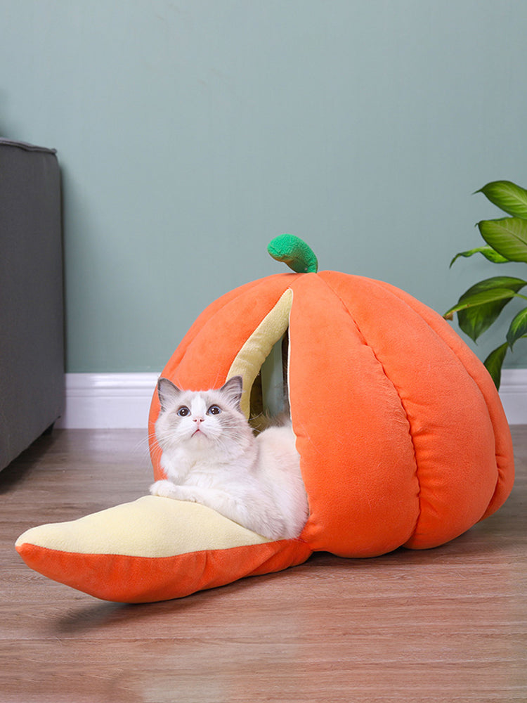 Winter Cozy Pet Bed - Orange Pumpkin Design