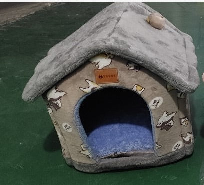 Cozy Winter Pet House for Cats and Small Dogs