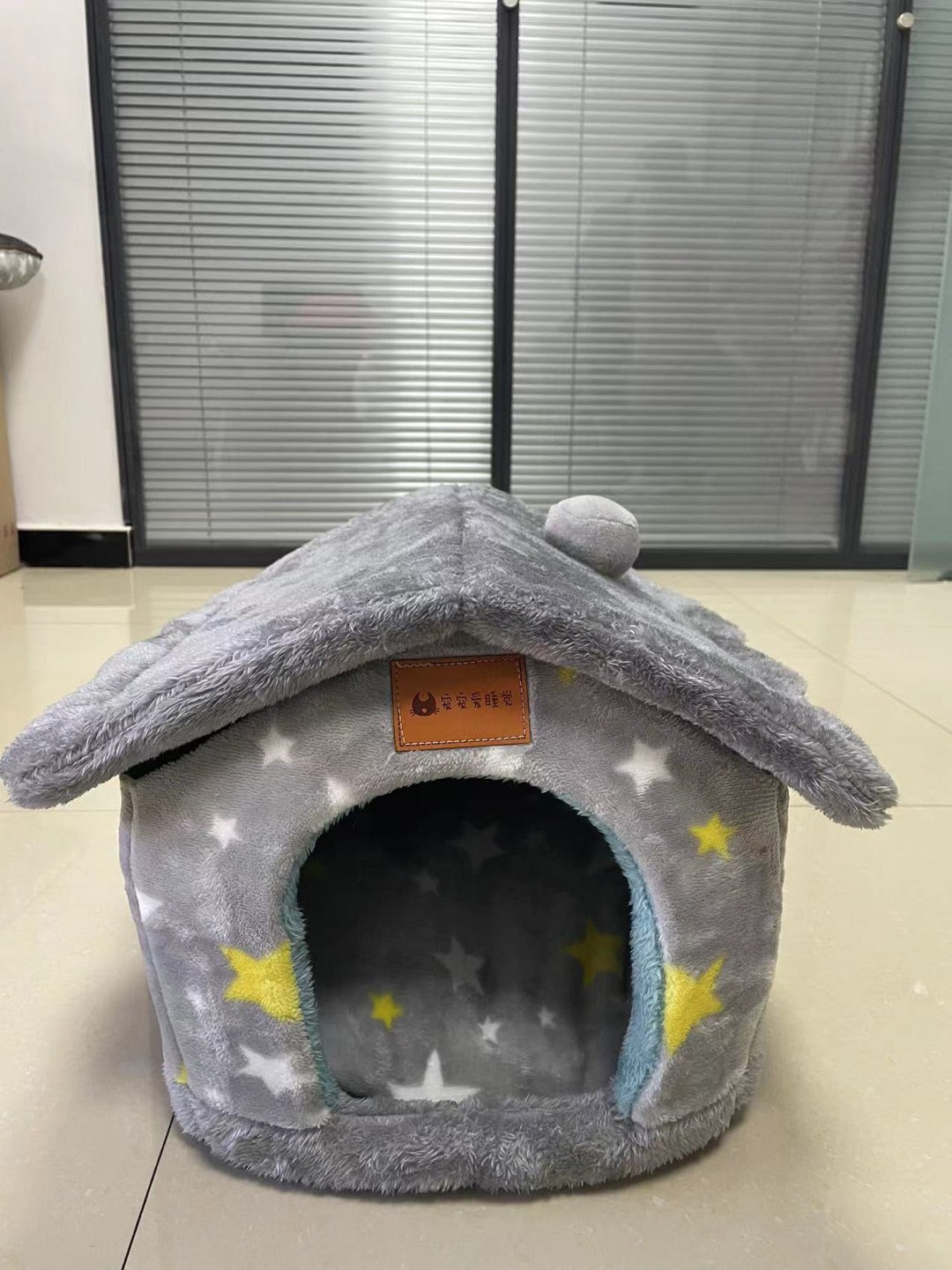 Cozy Winter Pet House for Cats and Small Dogs